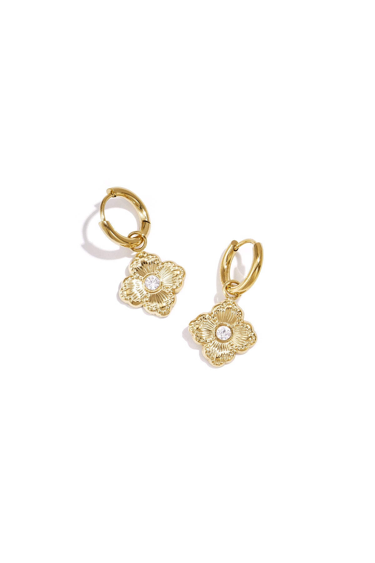Earrings with elegant clover and stone